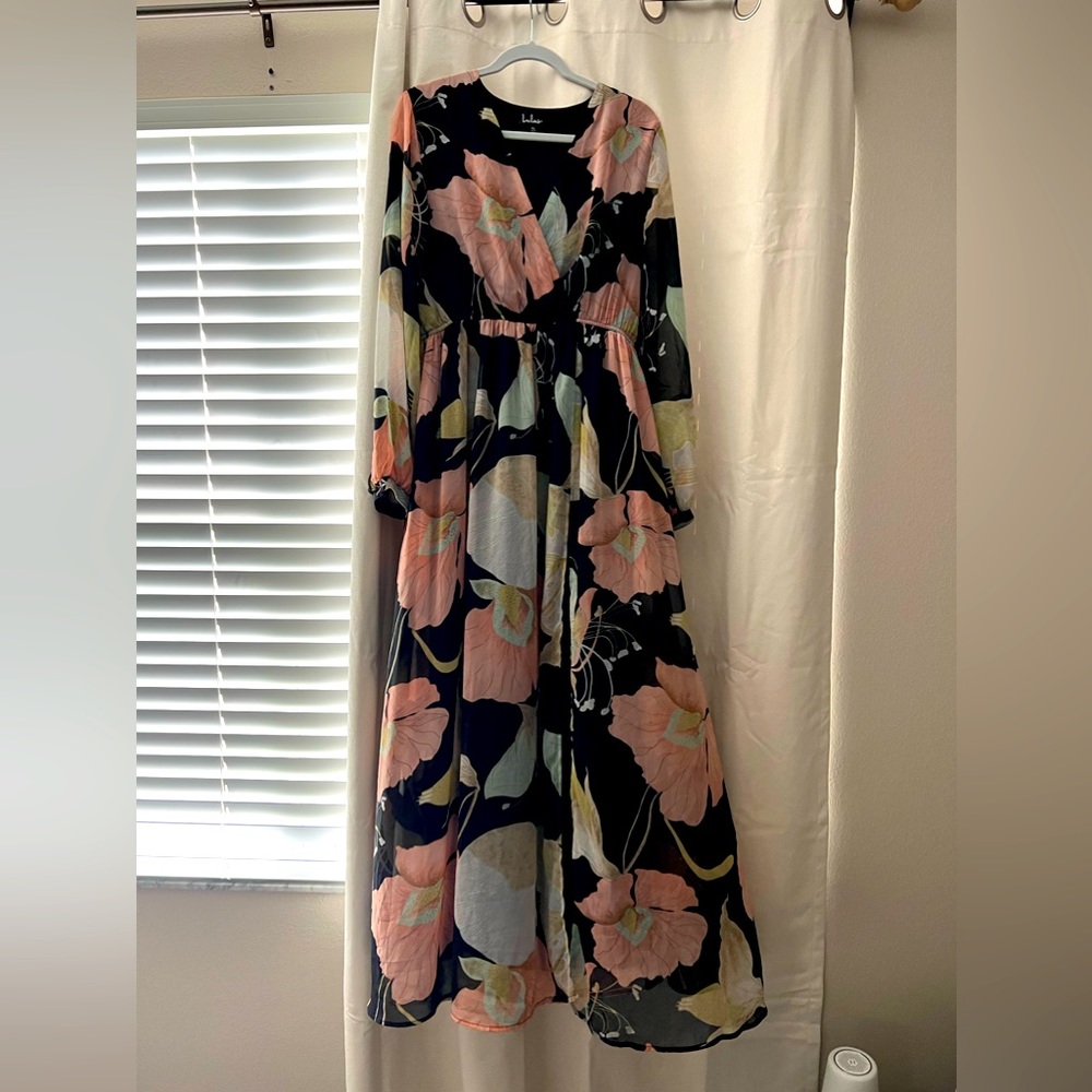 XL LuLus floral maxi dress